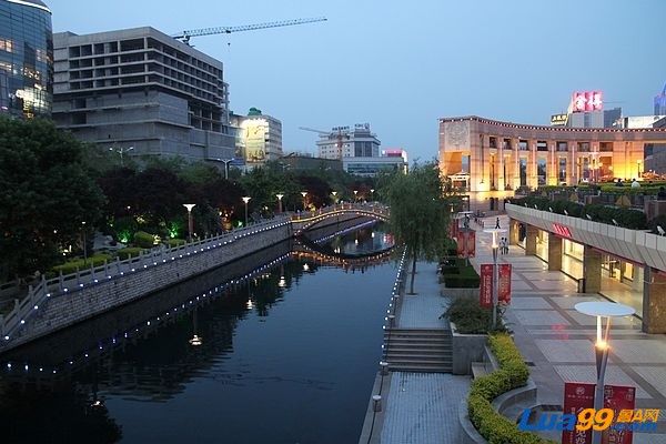 黄昏护城河